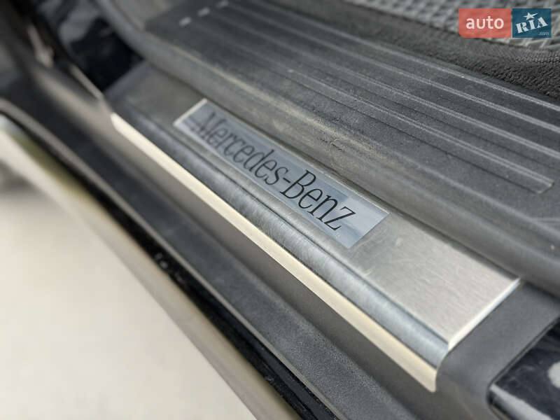 Mercedes-Benz R-Class 2012