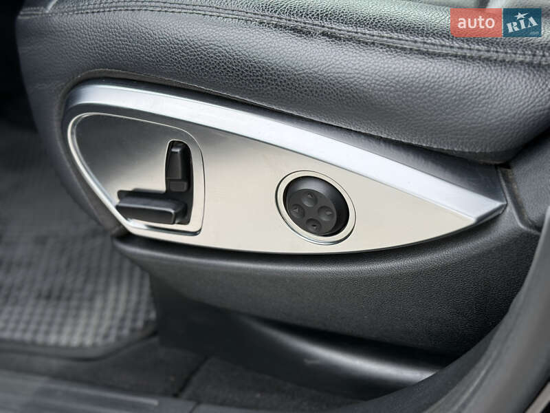 Mercedes-Benz R-Class 2012