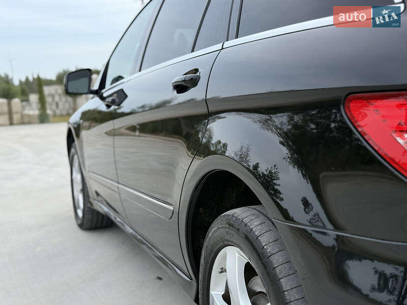 Mercedes-Benz R-Class 2012