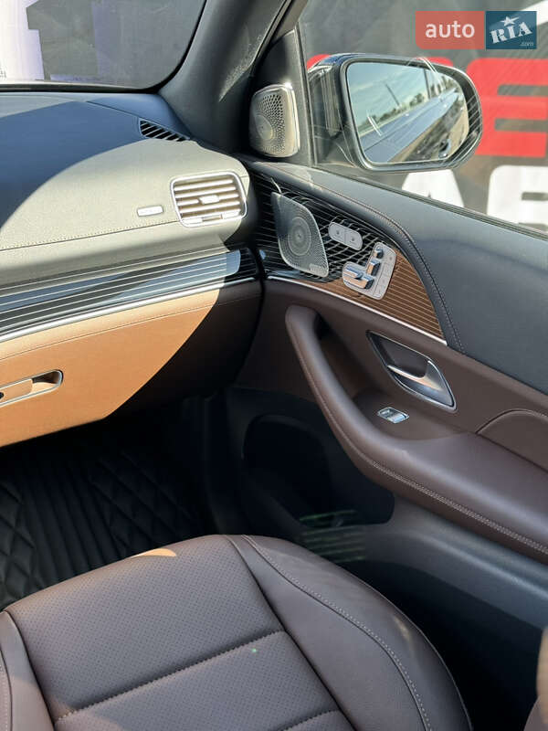 Mercedes-Benz GLS-Class 2023