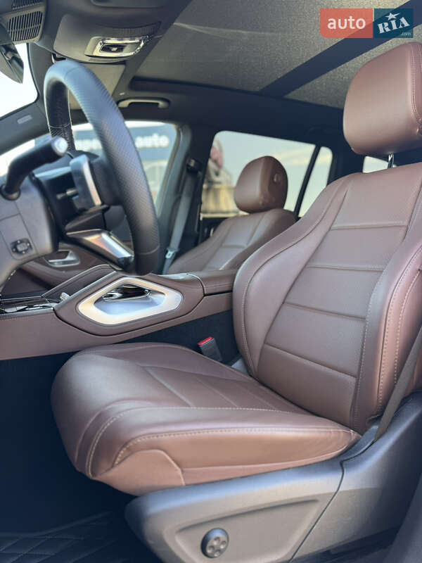 Mercedes-Benz GLS-Class 2023