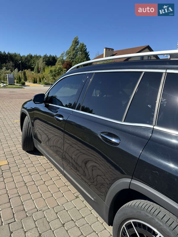 Mercedes-Benz EQB 2022