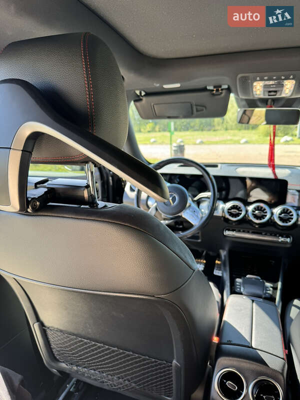 Mercedes-Benz EQB 2022