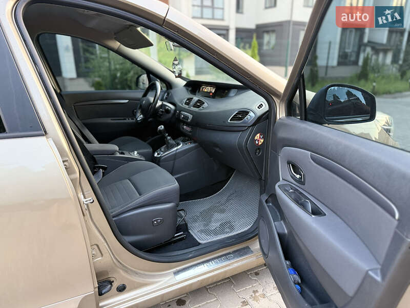 Renault Grand Scenic 2015