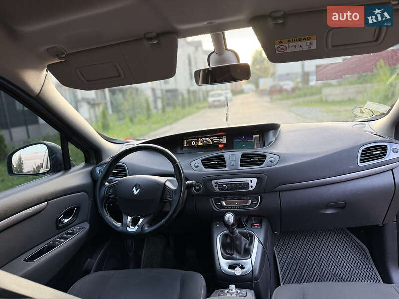 Renault Grand Scenic 2015