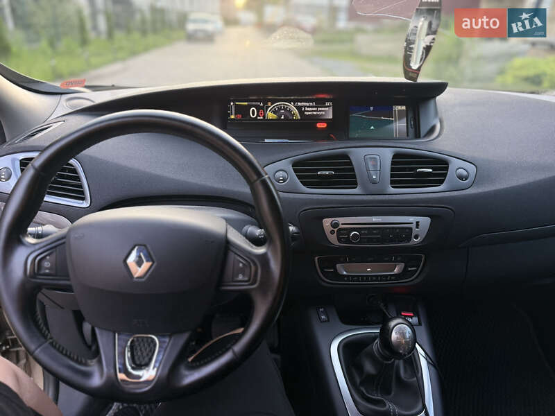 Renault Grand Scenic 2015