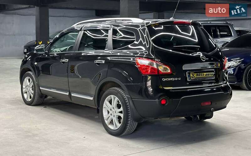 Nissan Qashqai+2 2010