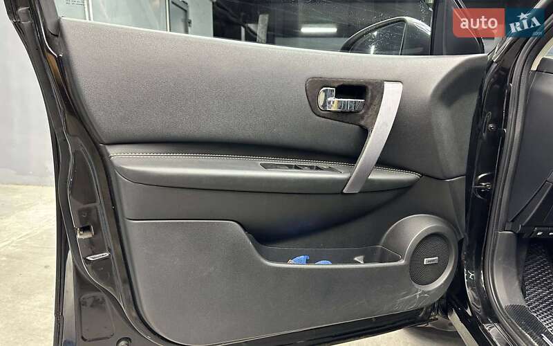 Nissan Qashqai+2 2010