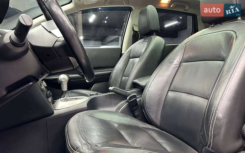 Nissan Qashqai+2 2010