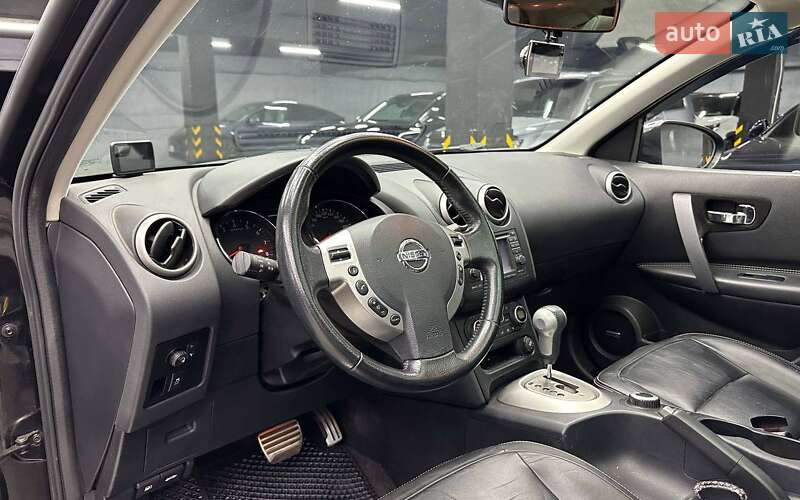 Nissan Qashqai+2 2010
