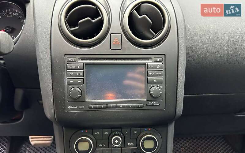 Nissan Qashqai+2 2010