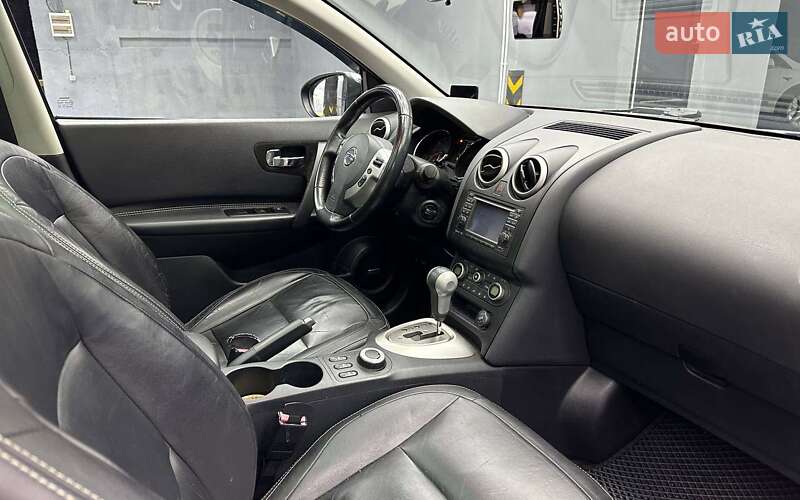 Nissan Qashqai+2 2010