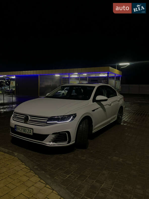 Volkswagen e-Bora 2020