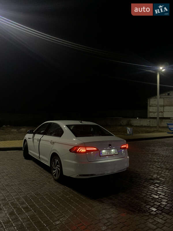 Volkswagen e-Bora 2020