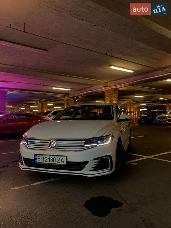 Volkswagen e-Bora 2020