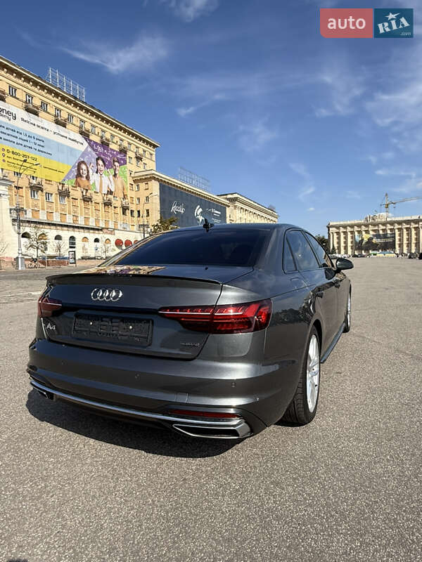 Audi A4 2023