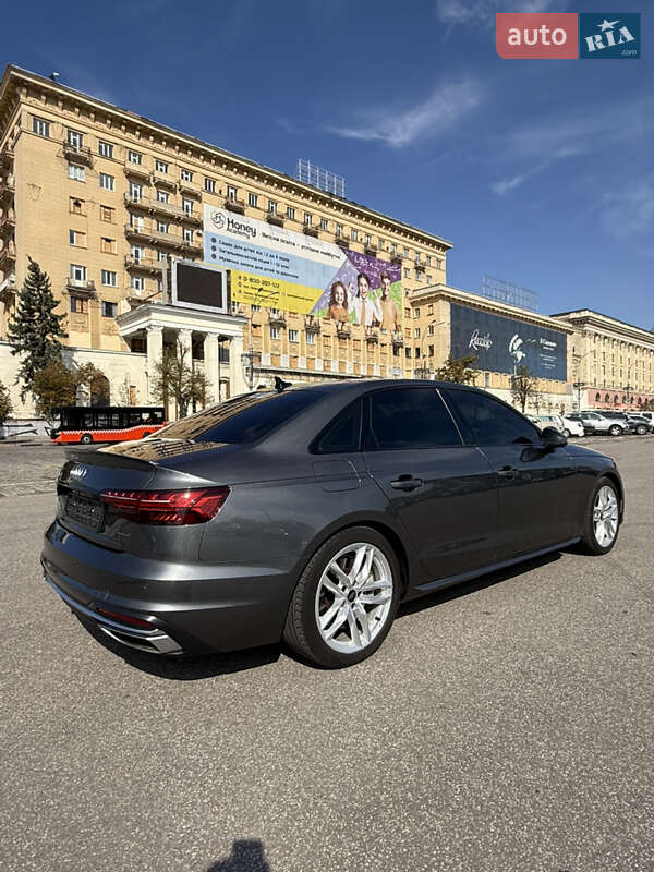 Audi A4 2023