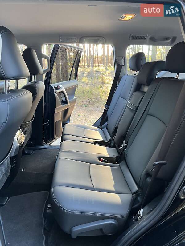 Toyota Land Cruiser Prado 2019