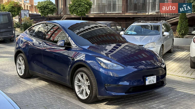 Tesla Model Y 2021