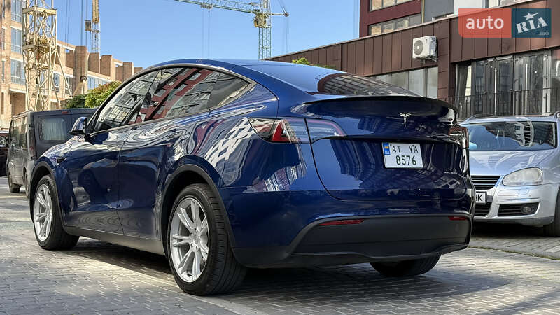 Tesla Model Y 2021