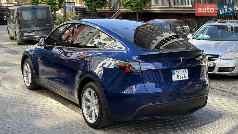 Tesla Model Y 2021