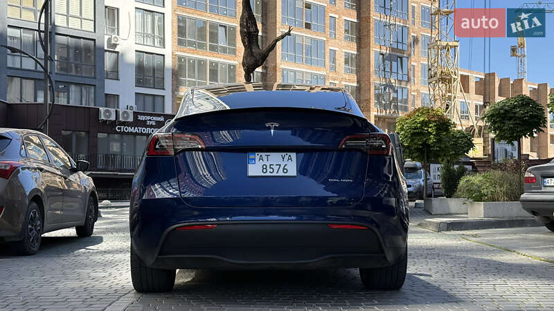 Tesla Model Y 2021