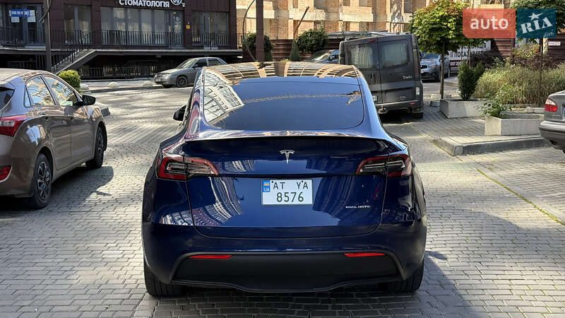 Tesla Model Y 2021
