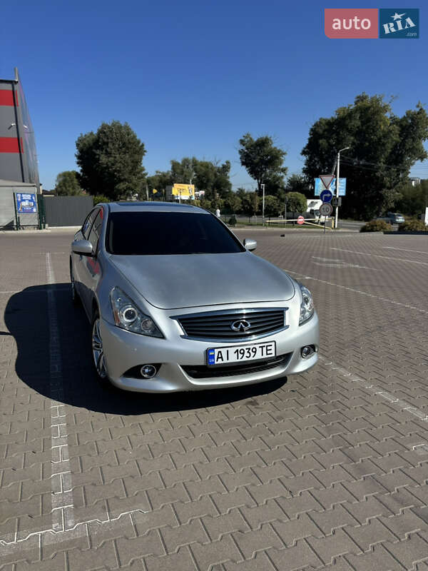 Infiniti G25 2012