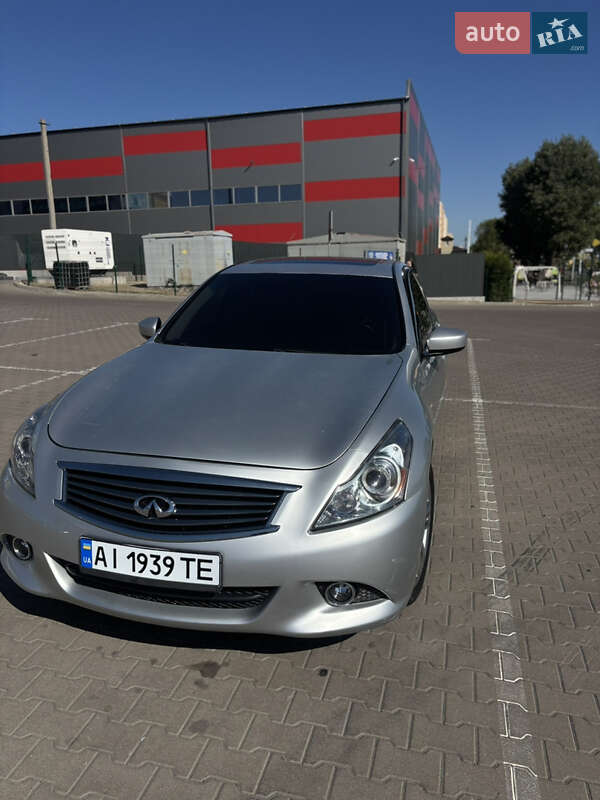 Infiniti G25 2012