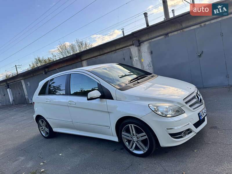 Mercedes-Benz B-Class 2010