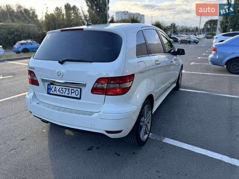 Mercedes-Benz B-Class 2010