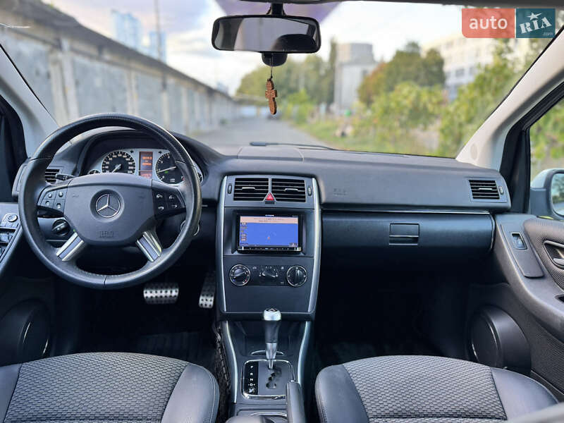 Mercedes-Benz B-Class 2010