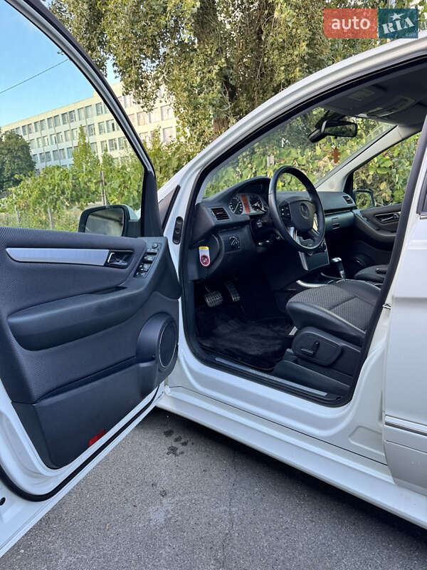 Mercedes-Benz B-Class 2010