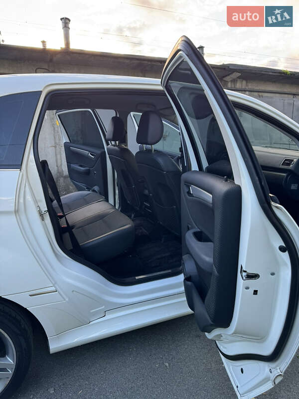 Mercedes-Benz B-Class 2010