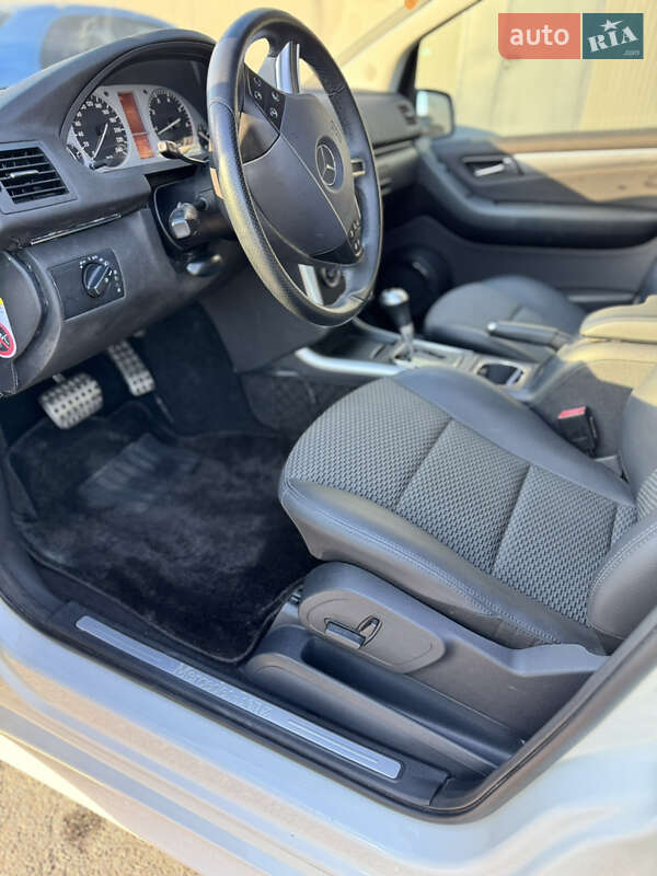 Mercedes-Benz B-Class 2010