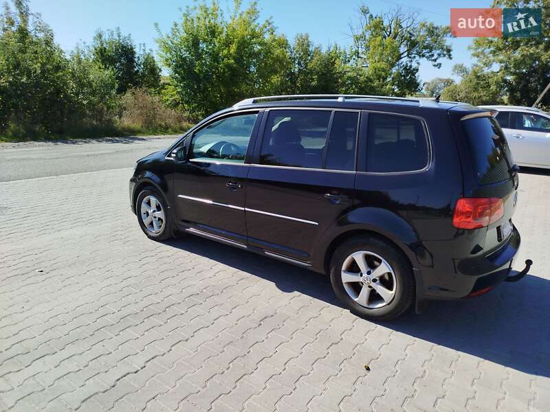 Volkswagen Touran 2011