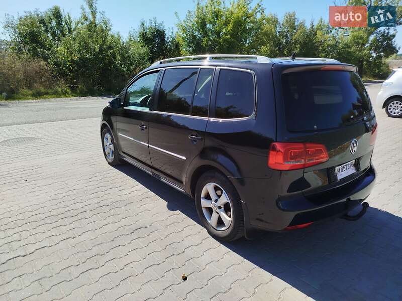 Volkswagen Touran 2011