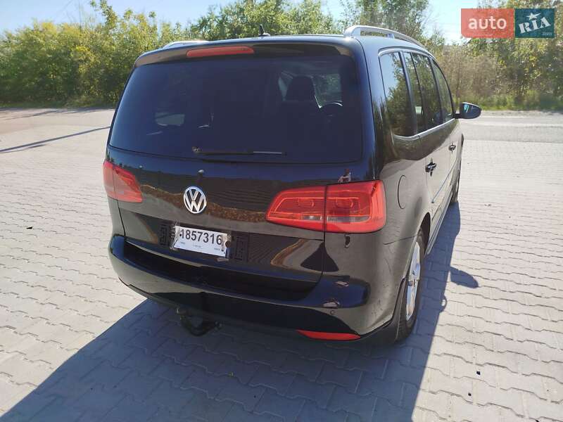 Volkswagen Touran 2011