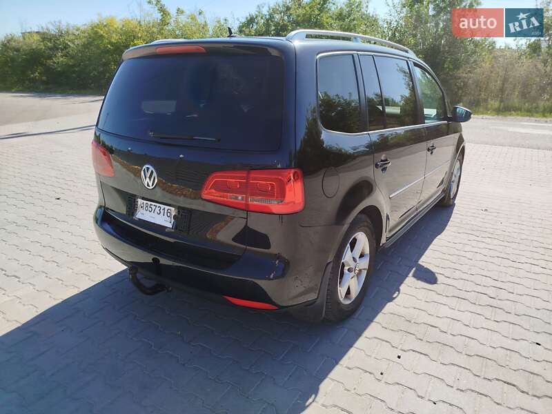 Volkswagen Touran 2011