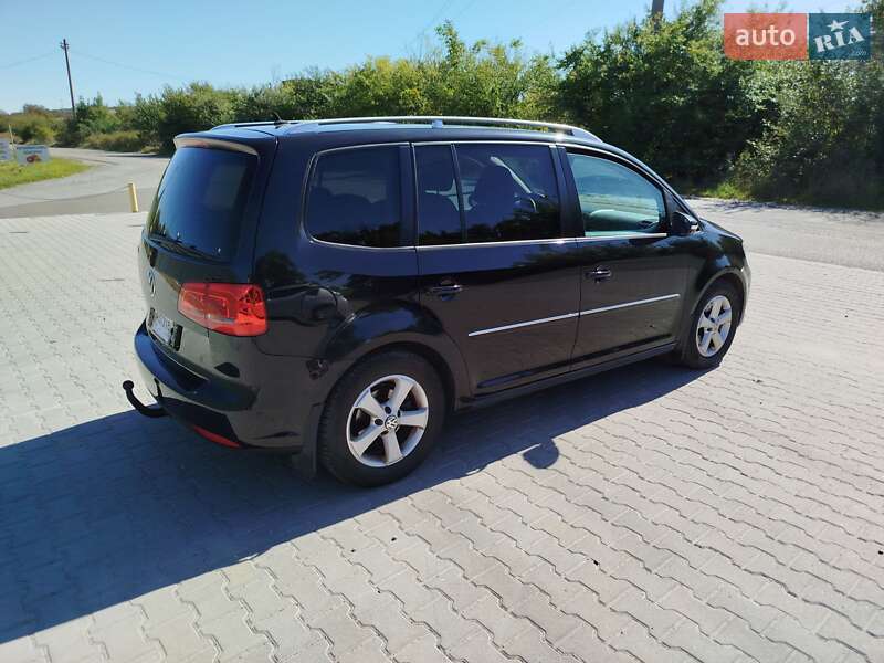 Volkswagen Touran 2011