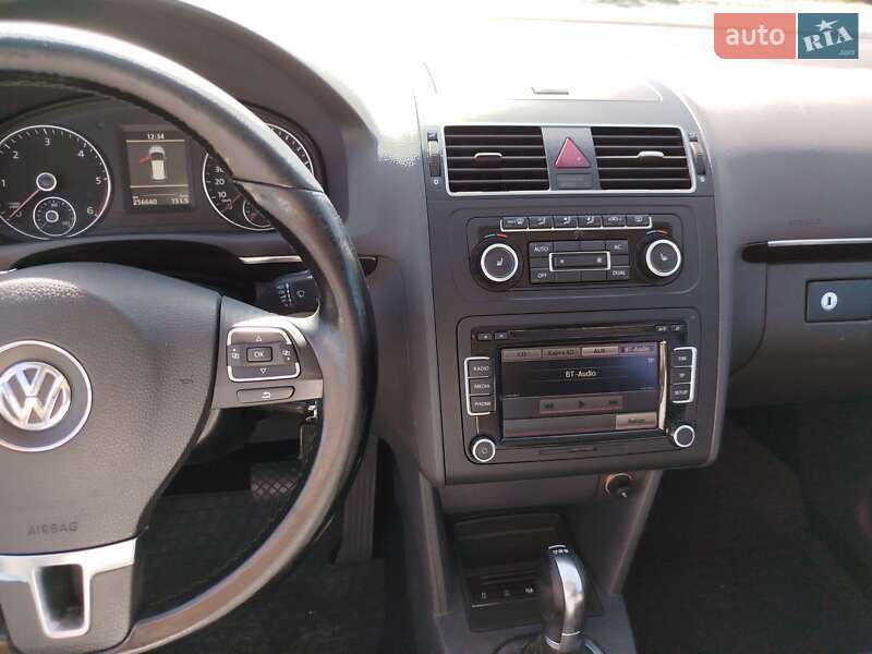 Volkswagen Touran 2011