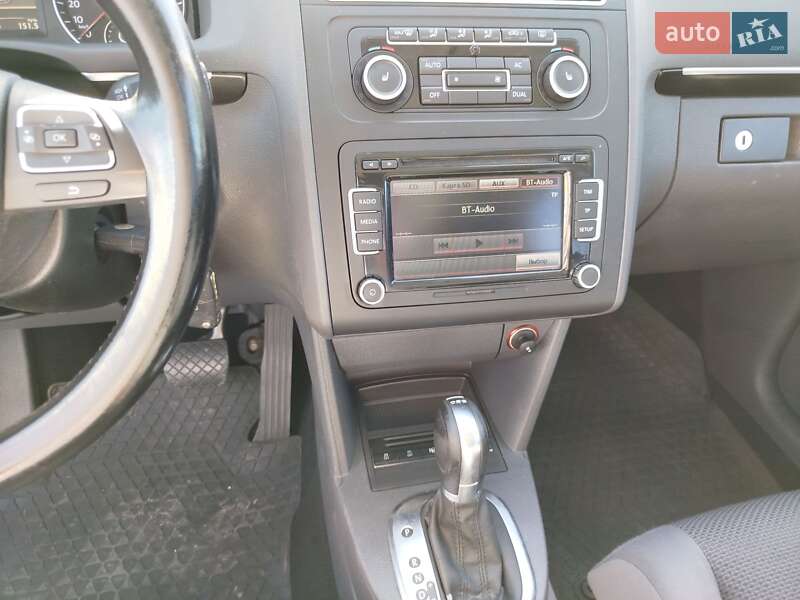 Volkswagen Touran 2011