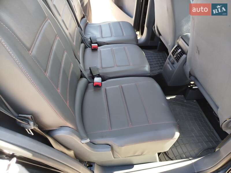 Volkswagen Touran 2011