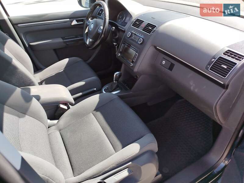 Volkswagen Touran 2011