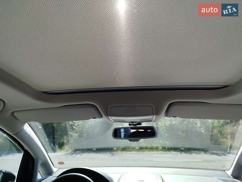 Volkswagen Touran 2011