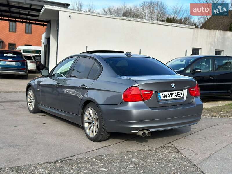 BMW 3 Series 2011