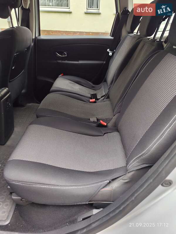 Renault Grand Scenic 2015