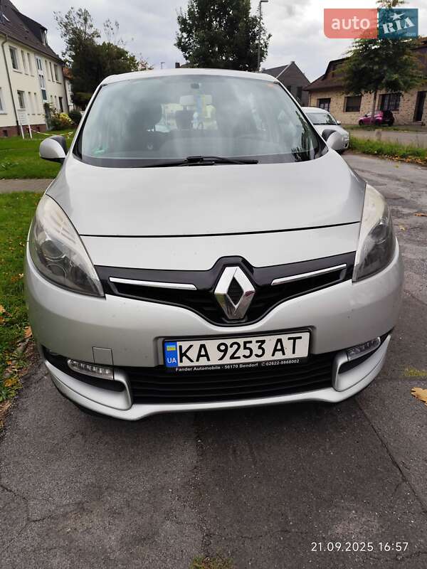Renault Grand Scenic 2015