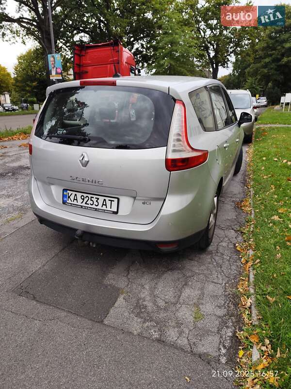 Renault Grand Scenic 2015