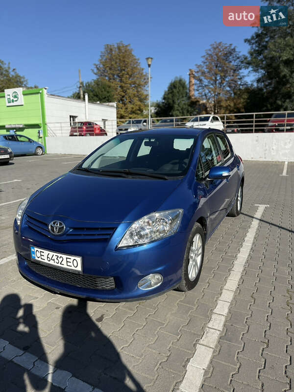Toyota Auris 2011